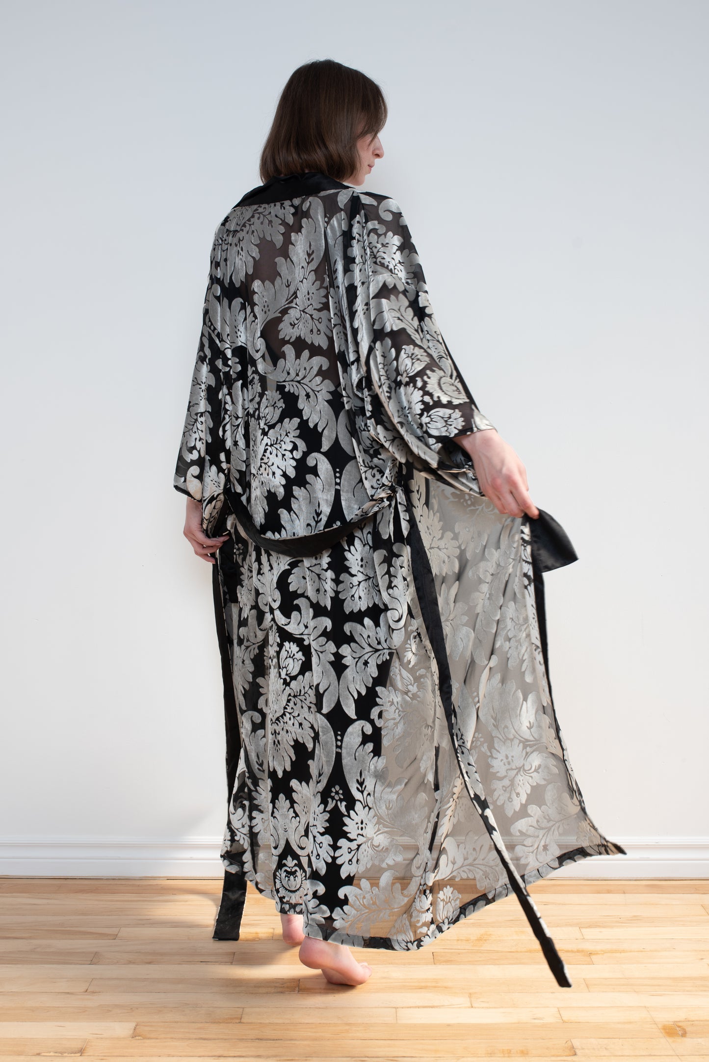 Baroque Elegance Robe – Black & Silver Kimono with Matching Belt